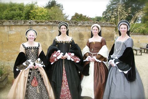 fashion in the tudor times|what did tudor girls wear.